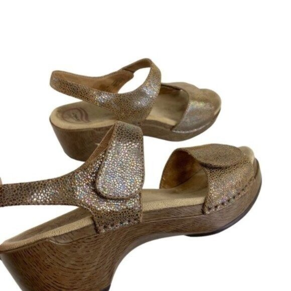 Dansko Sonnet Metallic and Tan Sandals - Picture 6 of 8